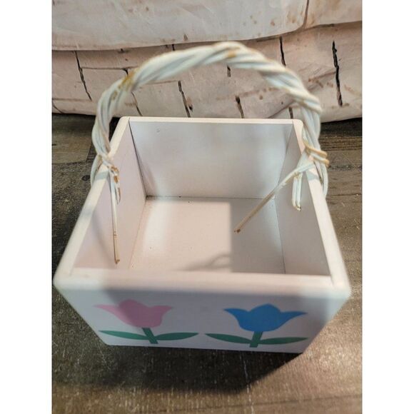 Easter wooden white floral basket AS IS Decor figure - Picture 2 of 9